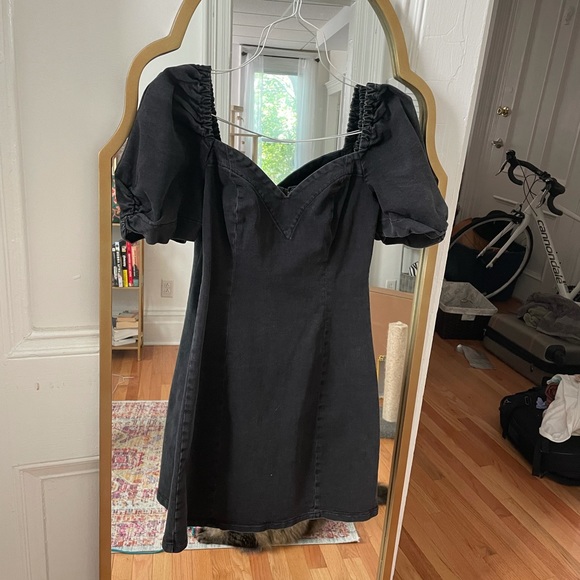 Urban outfitters sweetheart neckline puff sleeve denim dress - Picture 2 of 9